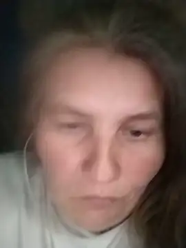 Snapshot of IrisMaris37 chatting on 05-19-26, 01:39 IrisMaris37 online show from 05-19-26, 01:39