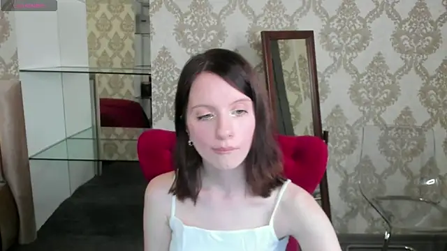Snapshot of mollie_blush chatting on 06-05-26, 01:28 mollie blush online show from 06-05-26, 01:28
