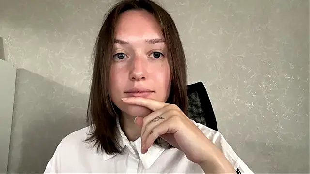 LisaSunrise online show from 05-12-26, 01:14