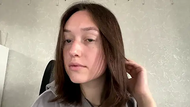 LisaSunrise online show from 05-26-26, 01:12