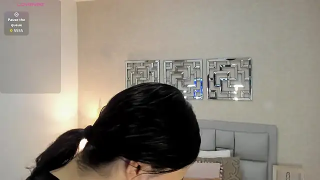 sofia  thompson online show from 05-16-26, 01:02
