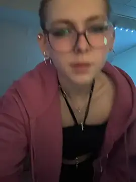 Lina-420 online show from 05-12-26, 07:33