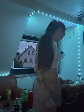 Lina-420 online show from 05-31-26, 07:48