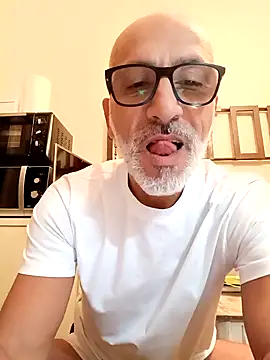 circusmale online show from 05-17-26, 11:34
