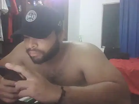 Snapshot of Bearmachin chatting on 05-08-26, 03:45 Bearmachin online show from 05-08-26, 03:45