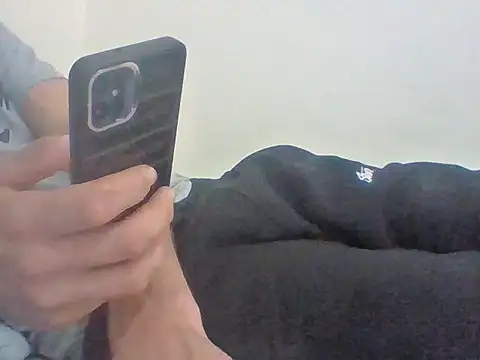 Snapshot of aminwahch chatting on 05-03-26, 12:22 aminwahch online show from 05-03-26, 12:22