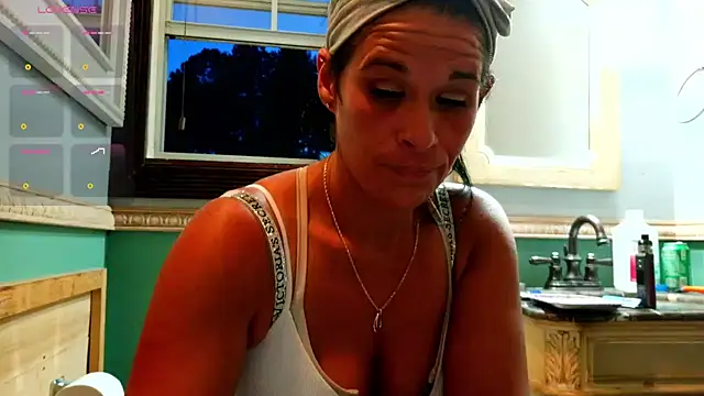 Snapshot of Vanessa_Valentine chatting on 05-20-26, 01:12 Vanessa Valentine online show from 05-20-26, 01:12