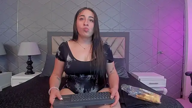 CharyLin online show from 05-22-26, 04:41