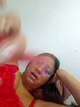 zoehot07 online show from 05-08-26, 06:19