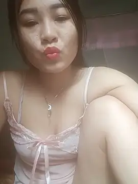 Snapshot of Pivi12 chatting on 05-19-26, 02:07 Pivi12 online show from 05-19-26, 02:07