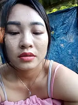 Snapshot of Pivi12 chatting on 05-26-26, 12:17 Pivi12 online show from 05-26-26, 12:17