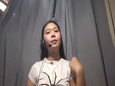 Snapshot of RegenaKhanponaphan chatting on 05-05-26, 06:32 RegenaKhanponaphan online show from 05-05-26, 06:32