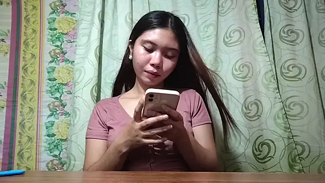 Snapshot of RegenaKhanponaphan chatting on 05-21-26, 01:12 RegenaKhanponaphan online show from 05-21-26, 01:12