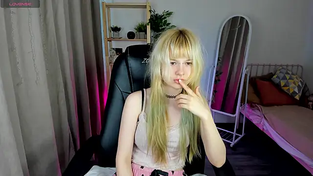 Ammelia Backerr online show from 05-07-26, 01:22