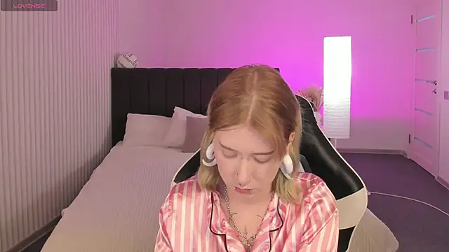 Elira Vane online show from 06-30-26, 02:56
