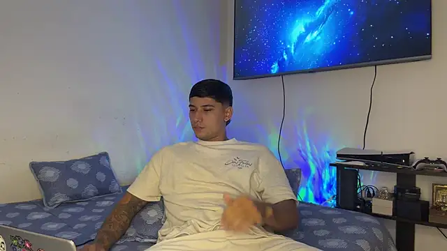 SexxxySquirterStev777 online show from 05-27-26, 01:19