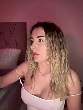 IrisDesiree online show from 05-08-26, 06:02