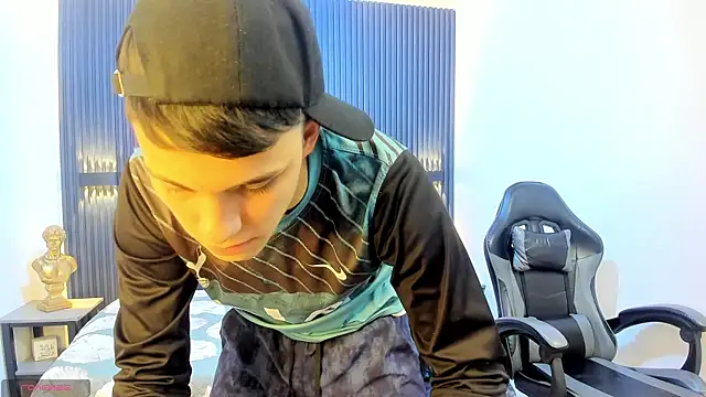 Ethanx18  online show from 05-22-26, 03:50