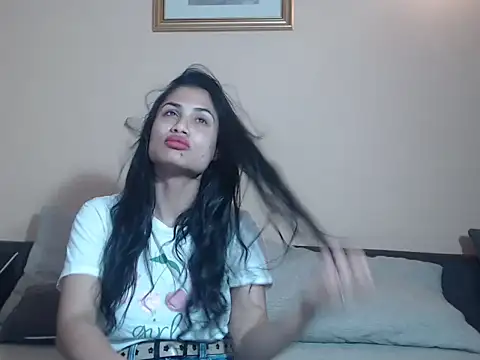 Snapshot of rebecka_sweet chatting on 05-14-26, 05:20 rebecka sweet online show from 05-14-26, 05:20