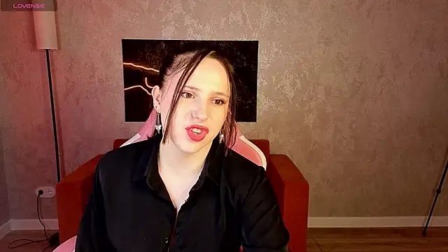 Julia Shyy online show from 05-19-26, 01:11