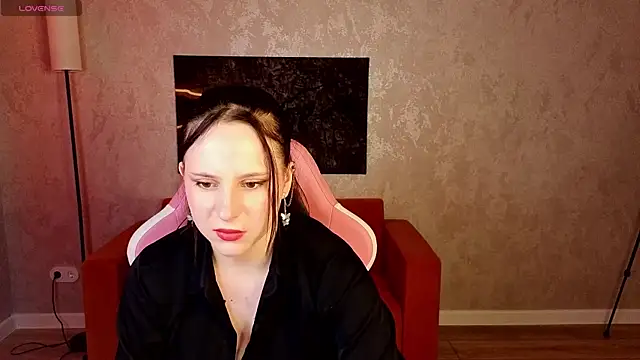 Julia Shyy online show from 05-19-26, 01:56
