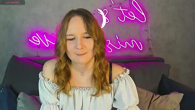 Emmaa Kimm online show from 05-28-26, 01:03