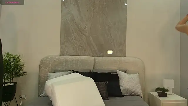 Hillary myerss  online show from 05-28-26, 11:07