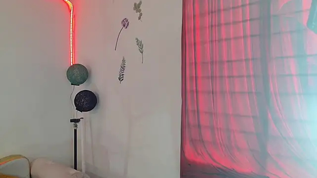 Bebecita Hot online show from 05-05-26, 07:11
