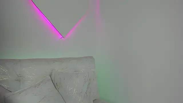 LiaCampbell  online show from 05-13-26, 09:55