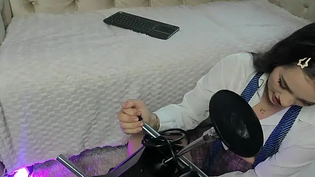 Snapshot of Megann_Rousee chatting on 06-03-26, 01:03 Megann Rousee online show from 06-03-26, 01:03
