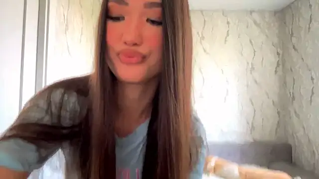 Violet Mur online show from 05-18-26, 07:58