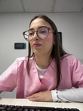Sweet Milaa1 online show from 06-18-26, 06:23