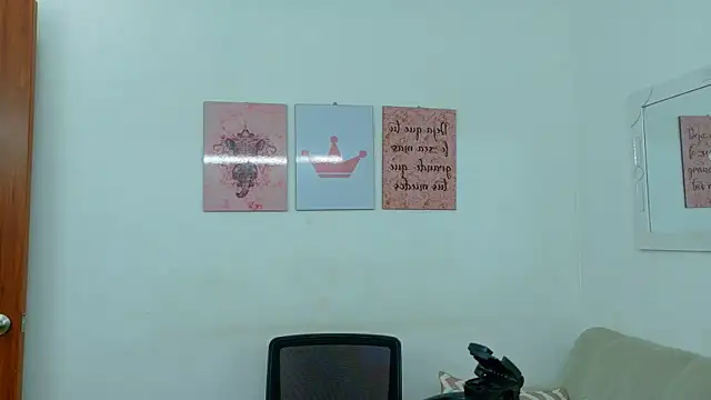 Snapshot of Zoe_rousse01 chatting on 05-16-26, 07:34 Zoe rousse01 online show from 05-16-26, 07:34