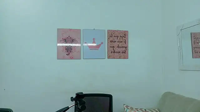 Snapshot of Zoe_rousse01 chatting on 05-16-26, 07:56 Zoe rousse01 online show from 05-16-26, 07:56