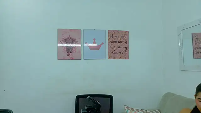 Snapshot of Zoe_rousse01 chatting on 05-16-26, 08:18 Zoe rousse01 online show from 05-16-26, 08:18