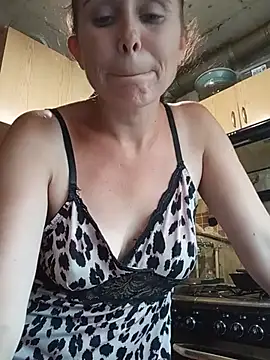 Snapshot of MerelinMILf2 chatting on 07-15-26, 02:44 MerelinMILf2 online show from 07-15-26, 02:44