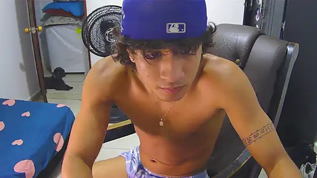 Snapshot of Hansel_take chatting on 07-21-26, 11:29 Hansel take online show from 07-21-26, 11:29