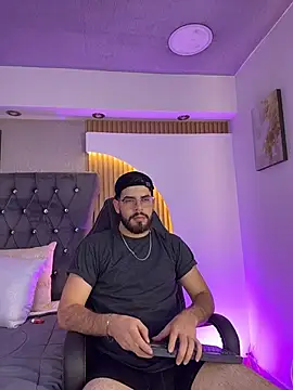 Snapshot of DomBoy_ chatting on 05-15-26, 08:16 DomBoy online show from 05-15-26, 08:16