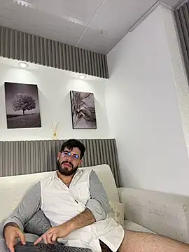 Snapshot of DomBoy_ chatting on 05-16-26, 07:45 DomBoy online show from 05-16-26, 07:45