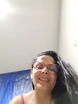 Snapshot of Bella_Morena27 chatting on 05-04-26, 03:24 Bella Morena27 online show from 05-04-26, 03:24