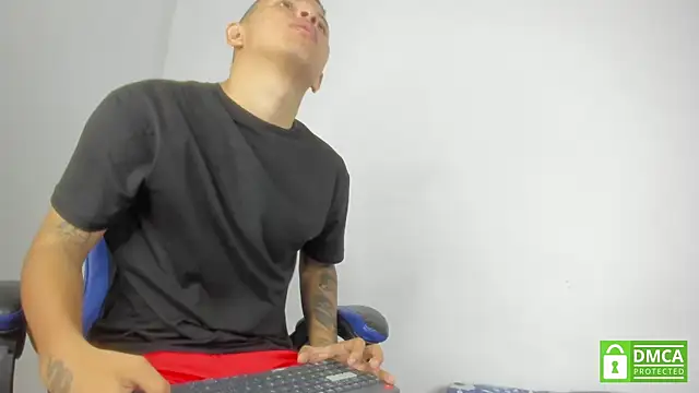 Steven SkinnyBoy online show from 04-30-26, 03:02