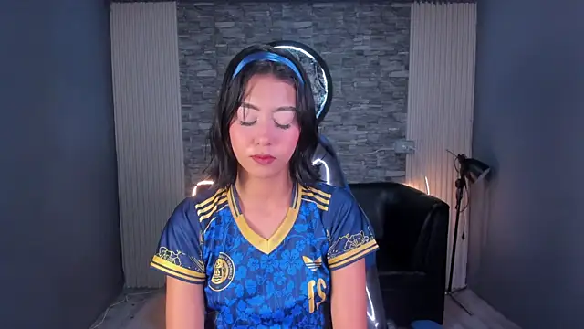 gemma 19  online show from 05-13-26, 09:22