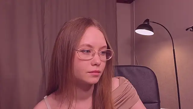 FloraLarsson online show from 05-11-26, 02:45