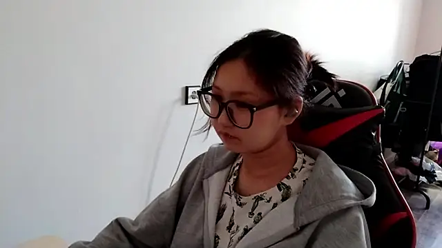 AdelineCanup online show from 05-19-26, 01:56