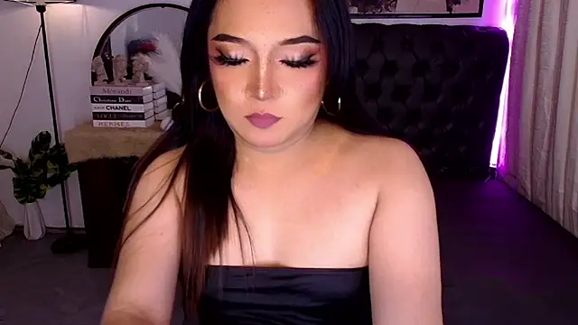 Snapshot of Sensual_Ekang chatting on 07-01-26, 08:08 Sensual Ekang online show from 07-01-26, 08:08