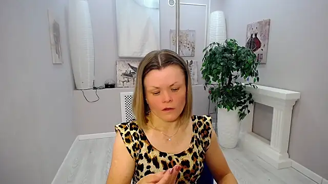 Snapshot of wild_temptation_ chatting on 05-29-26, 06:11 wild temptation online show from 05-29-26, 06:11