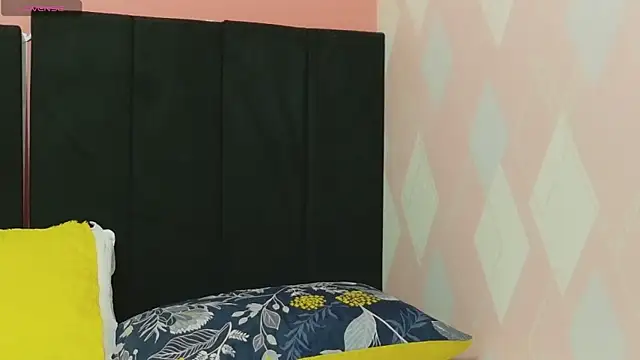NaughtyyMommyyy online show from 06-05-26, 08:03