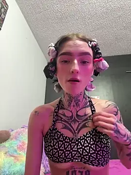 Snapshot of she-dulce chatting on 05-14-26, 11:55 she-dulce online show from 05-14-26, 11:55