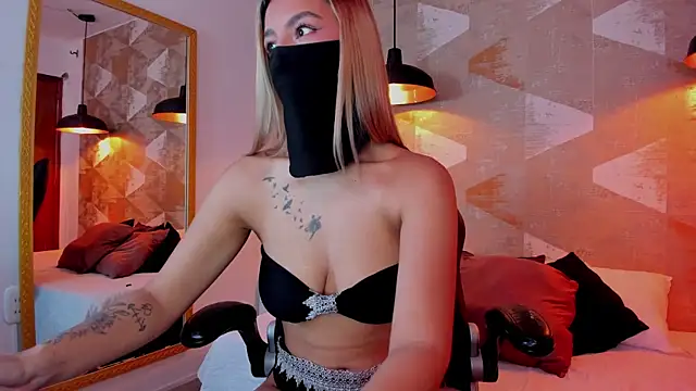 Alanaa Cutee online show from 05-14-26, 04:36