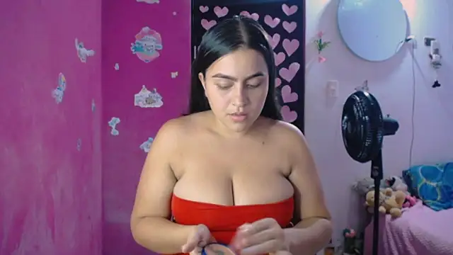 Kiara tits online show from 05-31-26, 01:36